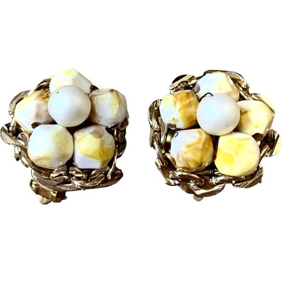 Vintage HONG KONG Yellow Bead Gold Plated Clip On Earrings Woman’s Jewelry - Picture 2 of 8